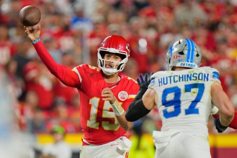 Chiefs earn resounding win over Lions on Sunday night