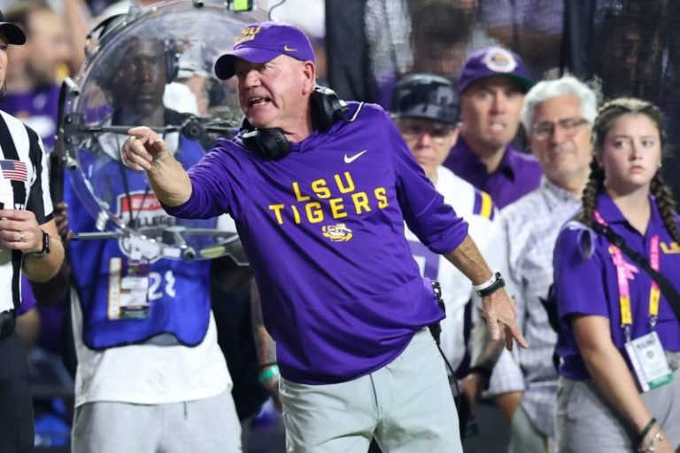 LSU football fans chant ‘Fire Kelly’ during debacle vs. Texas A&M